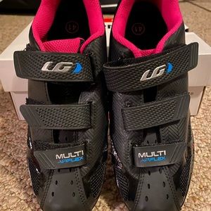 Indoor cycling shoes